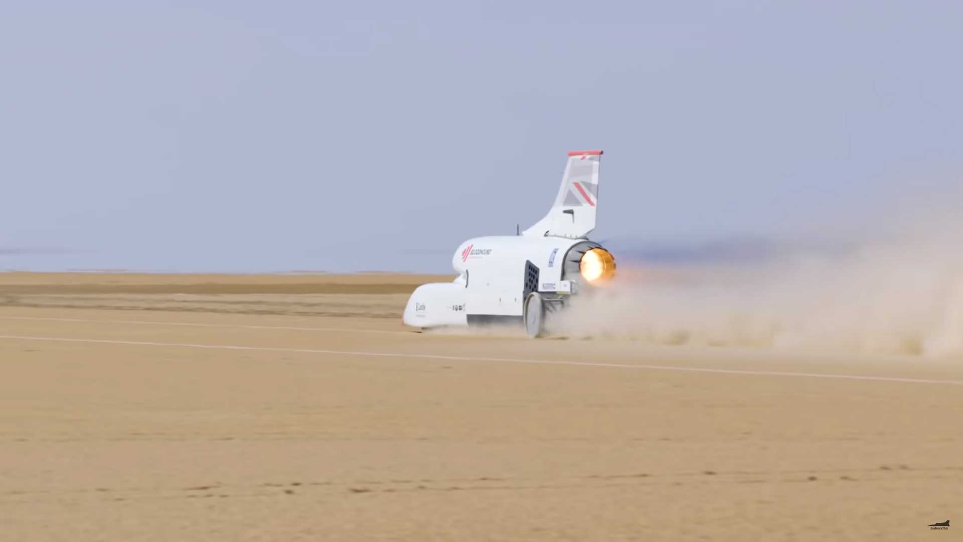 "بالفيديو" السيارة الصاروخية بلودهاوند تتخطى سرعة 800 كم/س 1