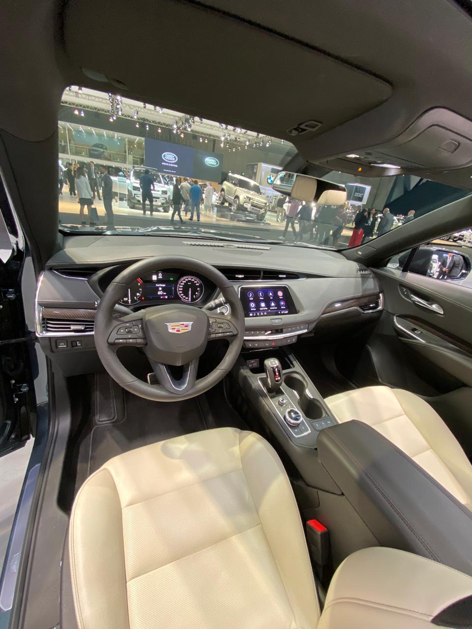 "بالصور" سيارات كاديلاك 2020 تتألق في معرض دبي الدولي للسيارات 83