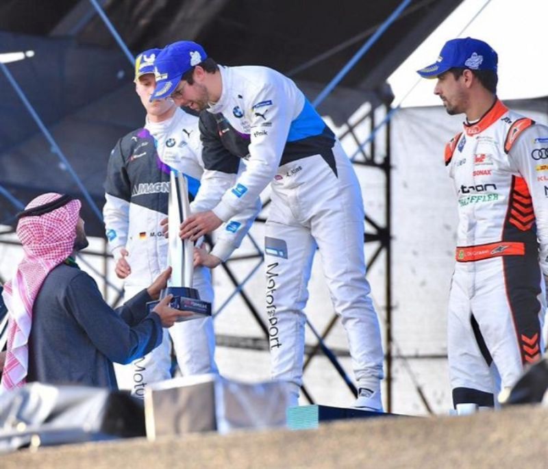 "أليكساندر سيمز" الأول في الجولة الثانية لسباق فورمولا إي الدرعية 2019 1