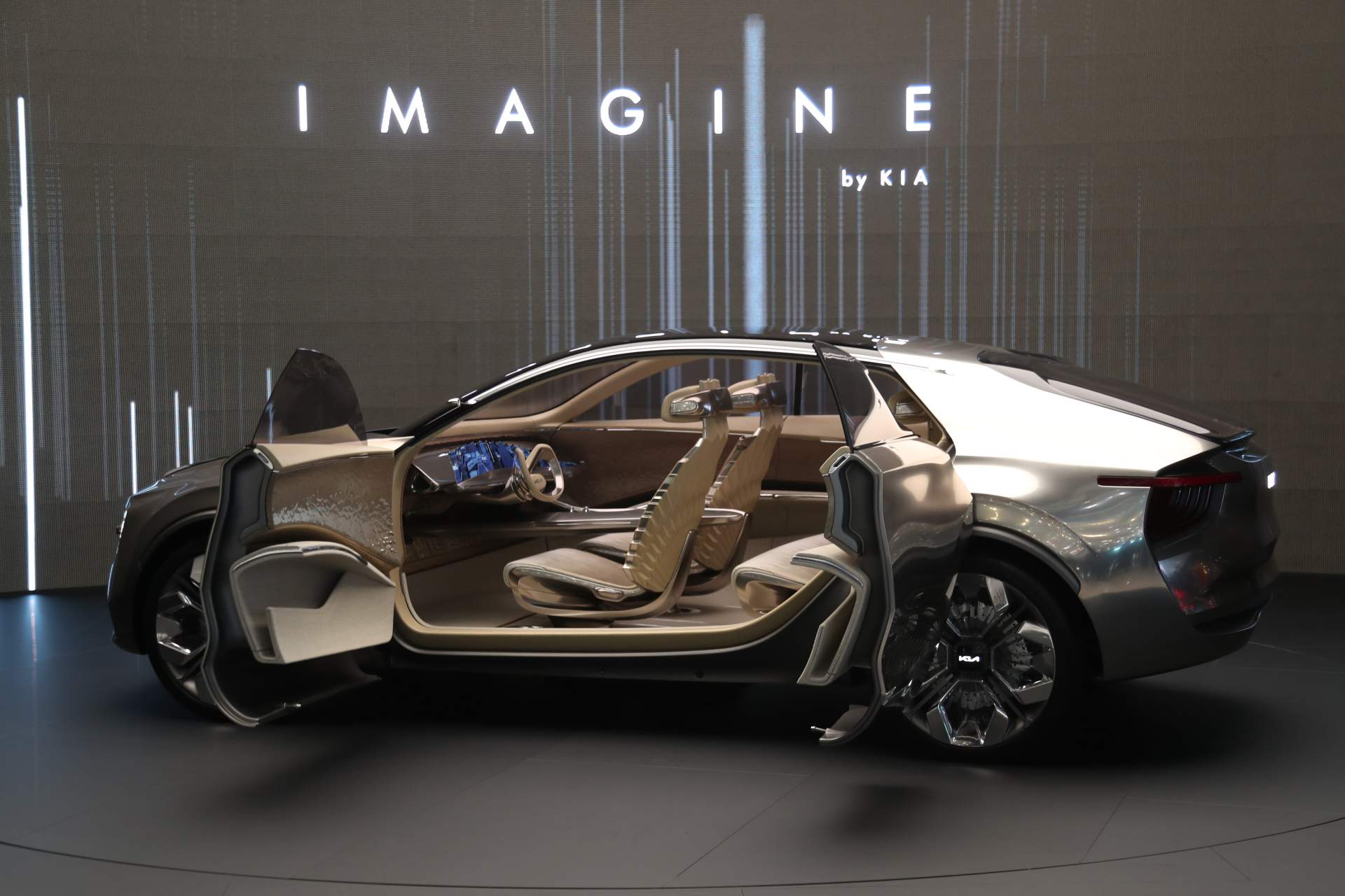 كيا ستطرح نسخة إنتاجية من سيارتها إيماجين بالأسواق 8
