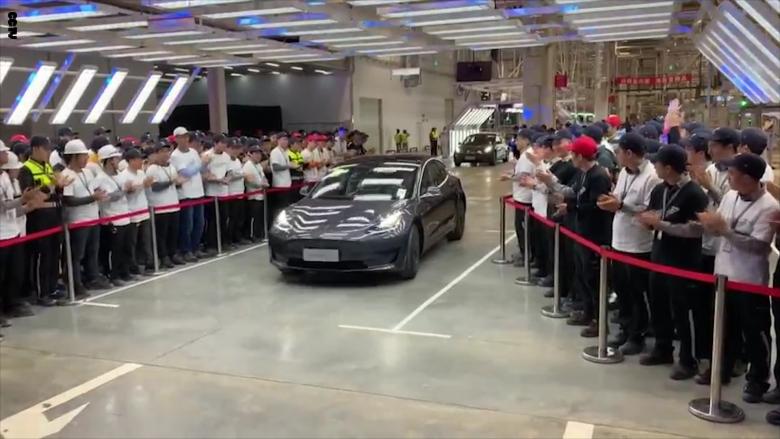 سيارات تيسلا يبدأ تصنيعها في الصين رسمياً 7