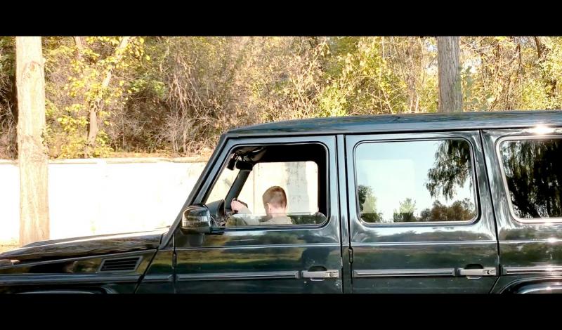 "بالفيديو": طفل عمره 6 سنوات يقود مرسيدس جي كلاس! 6