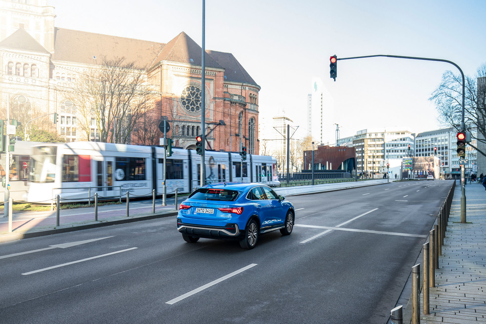 سيارات اودي تبدأ بالتواصل مع إشارات المرور في ألمانيا! 4
