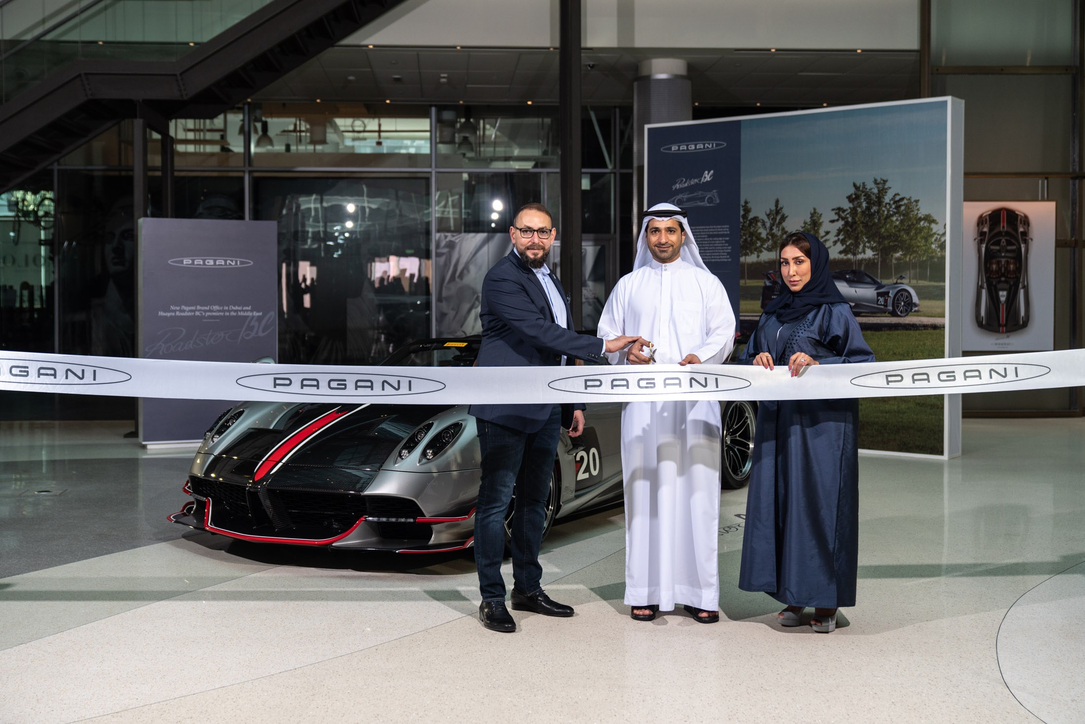 افتتاح مكتب باغاني في دبي والكشف عن أول هويرا رودستر BC في المنطقة 6