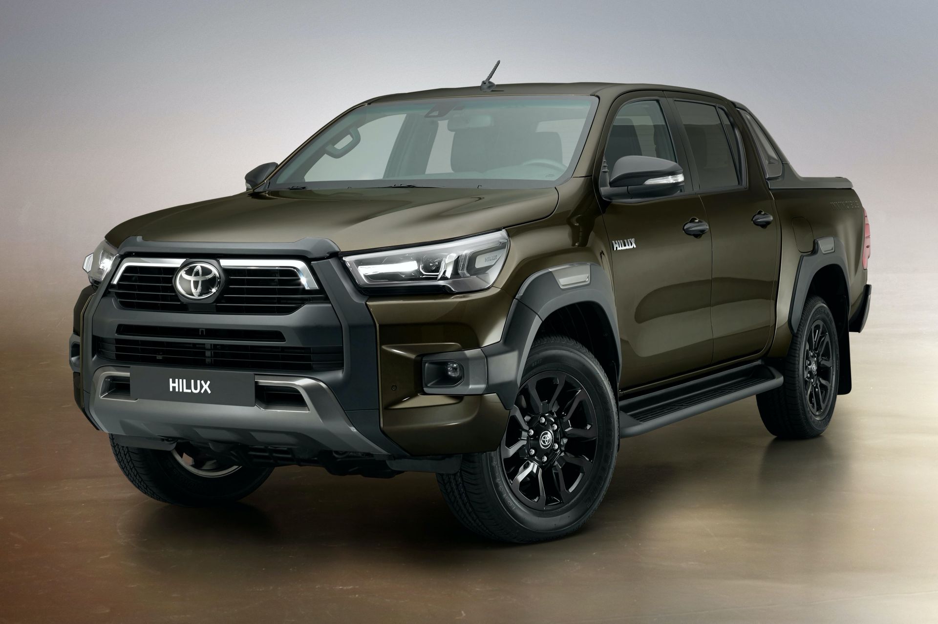 سعر تويوتا هايلكس 2021 في السعودية Toyota Hilux 3