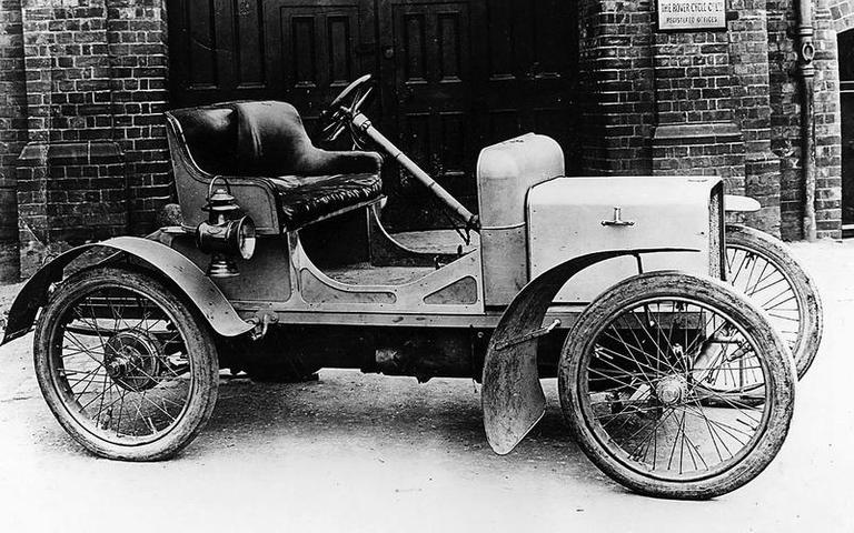 "بالصور" شاهد أول السيارات بالتاريخ التي طرحتها الشركات الكبرى 39
