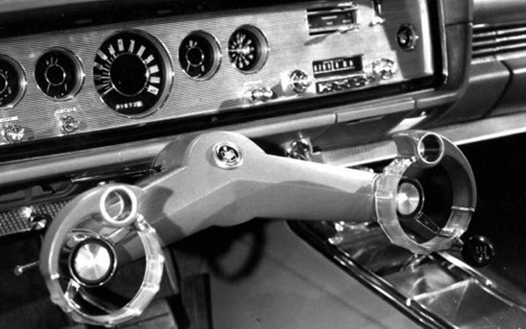 “بالصور” شاهد أغرب تصاميم عجلات قيادة السيارات عبر التاريخ