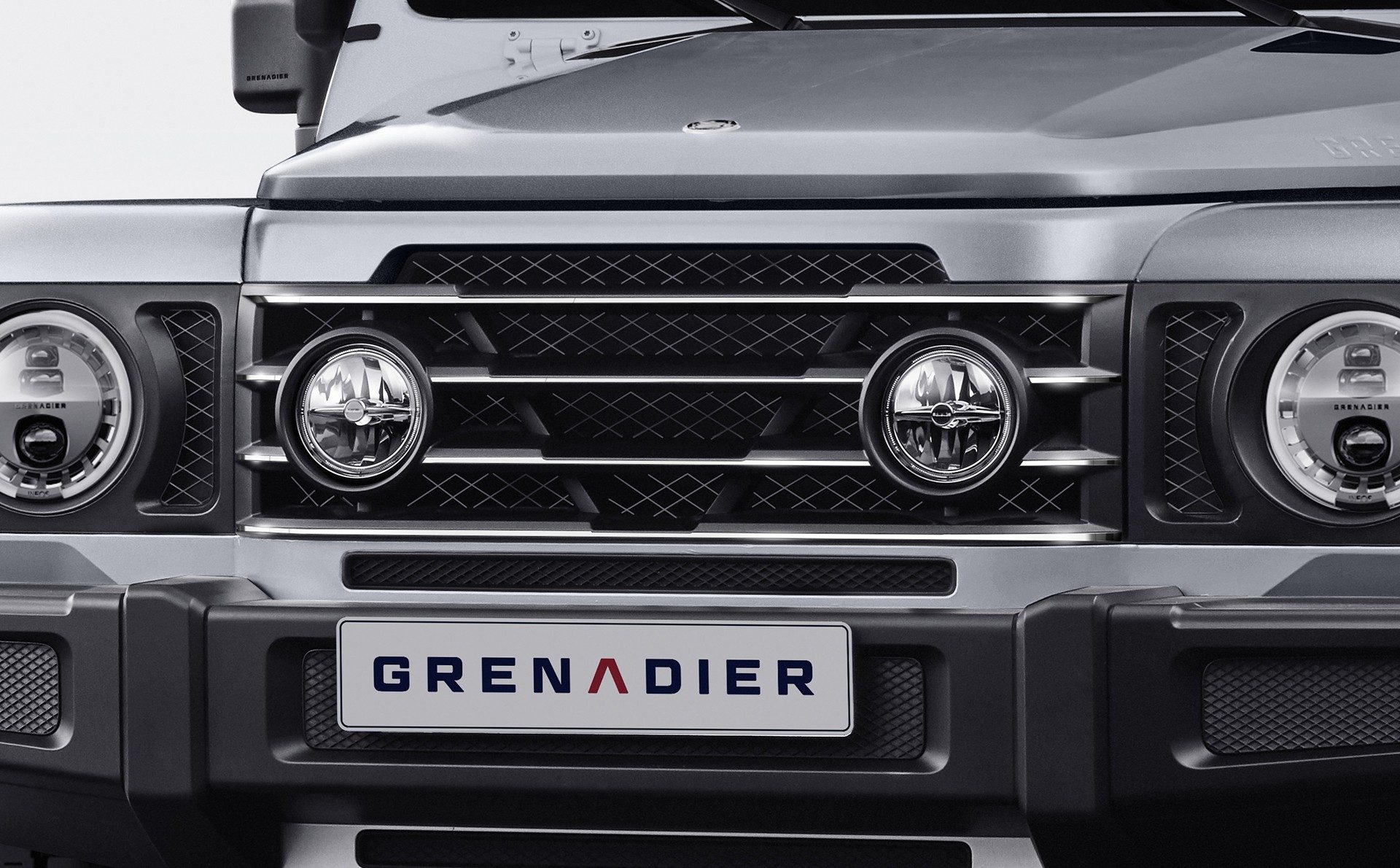 "إينيوس جرينادير" SUV الجديدة تكشف نفسها رسمياً 9