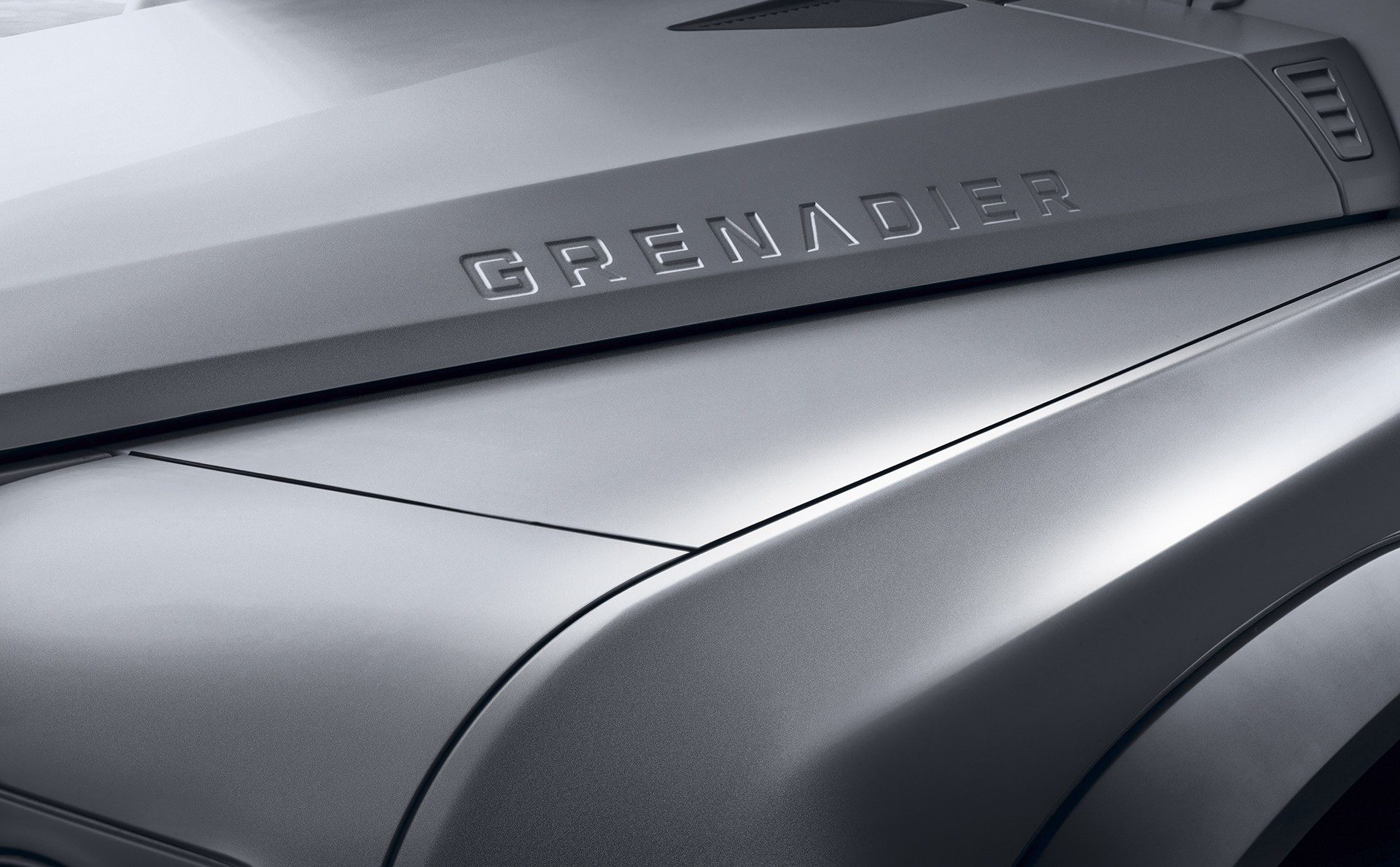 "إينيوس جرينادير" SUV الجديدة تكشف نفسها رسمياً 33