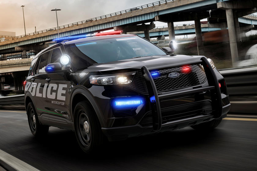 لماذا سيارات فورد رائجة مع قوات الشرطة حول العالم؟ 1