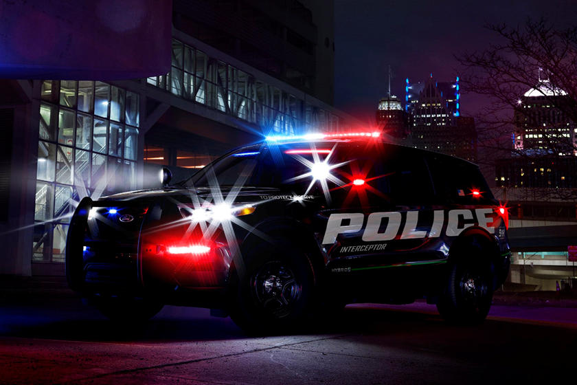 لماذا سيارات فورد رائجة مع قوات الشرطة حول العالم؟ 10