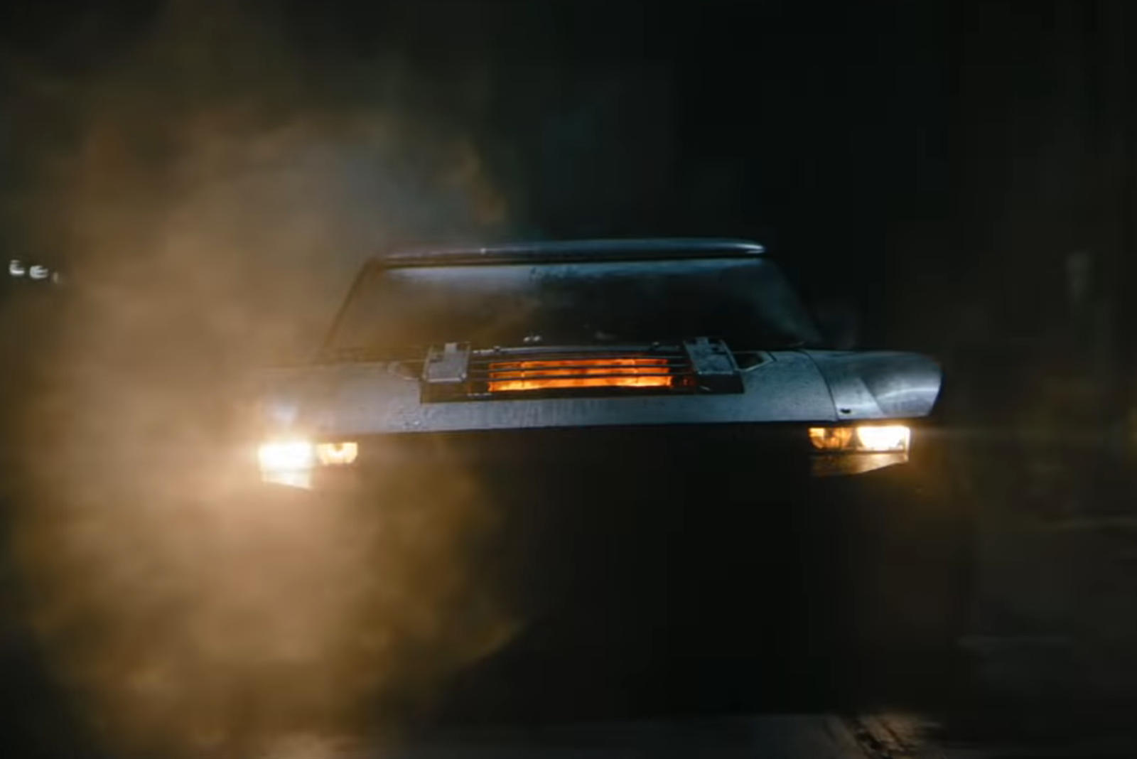 سيارة باتموبيل الجديدة تظهر في إعلان فيلم باتمان القادم 19