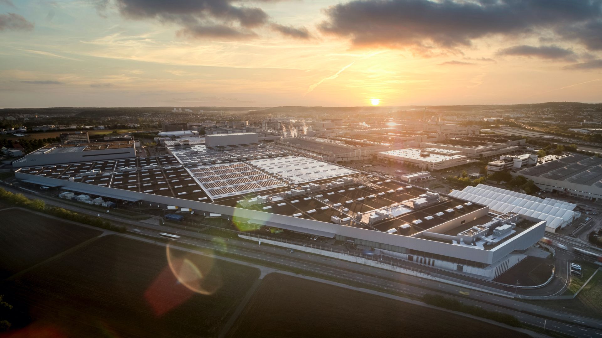 بدء إنتاج مرسيدس إس كلاس 2021 في "مصنع السيارات الأكثر تطوراً في العالم" 12