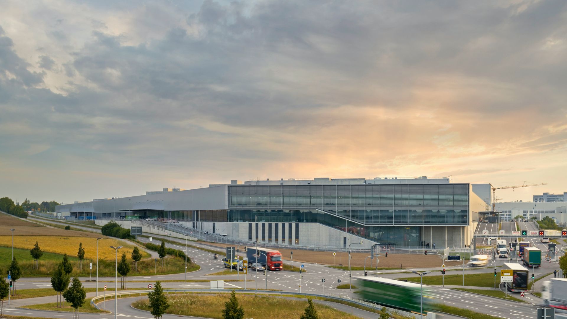 بدء إنتاج مرسيدس إس كلاس 2021 في "مصنع السيارات الأكثر تطوراً في العالم" 14