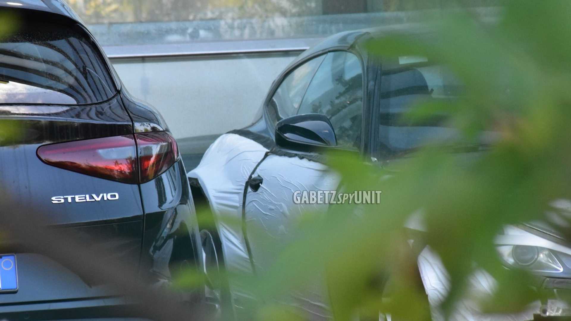 فيراري بوروسانجوي SUV تظهر أثناء اختبارها 18