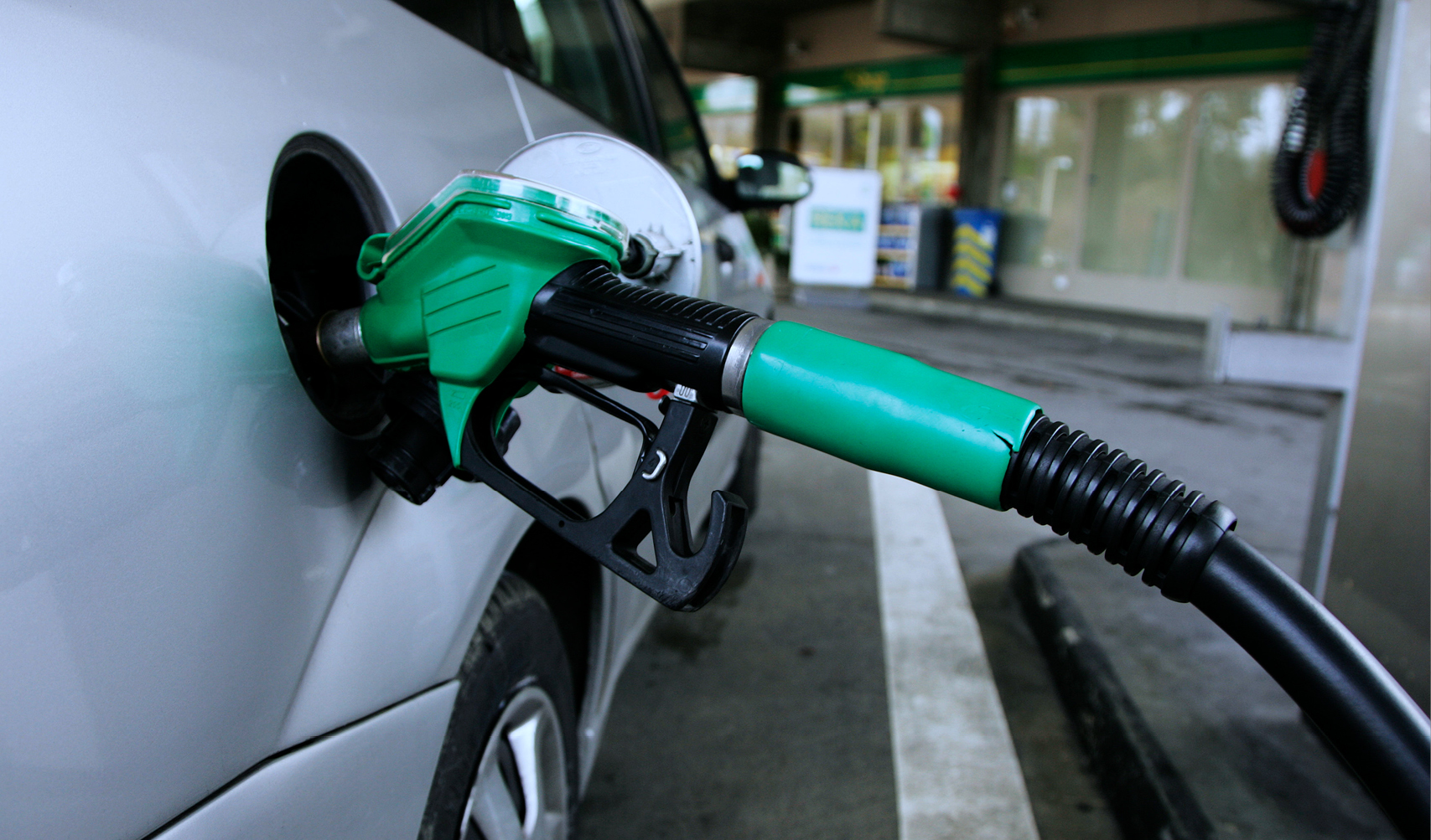 تعبئة خزان الوقود بالكامل يضر بالسيارة: خرافة أم حقيقة؟ 7