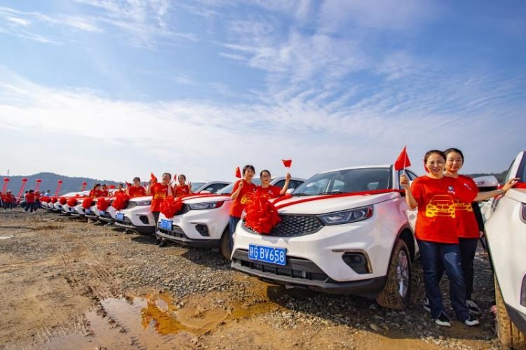 شركة صينية تمنح موظفيها 4,116 سيارة مجاناً! 3