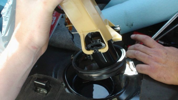 هل ترك خزان الوقود شبه فارغ دائماً يجلب الضرر لمحرك السيارة؟ 3