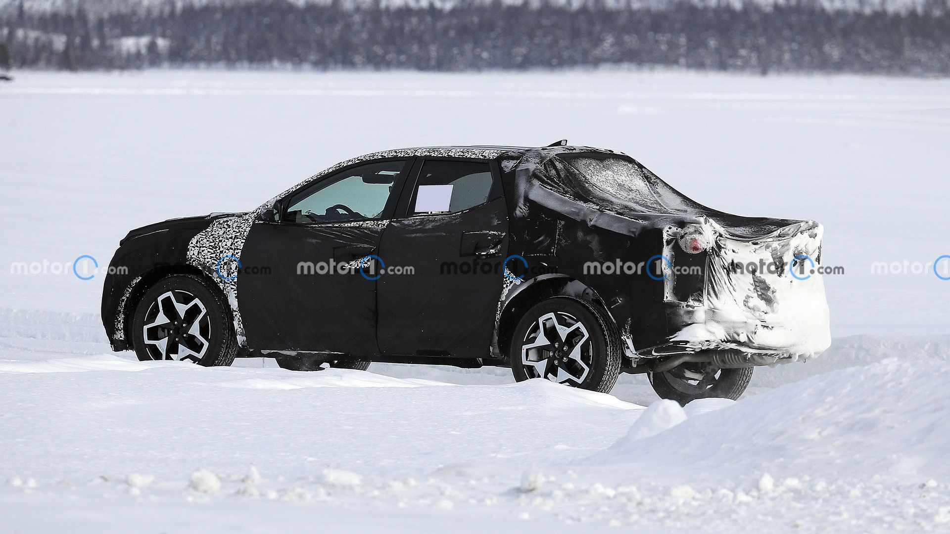 هيونداي سانتاكروز 2022 تظهر أثناء الاختبارات الثلجية في فنلندا  9