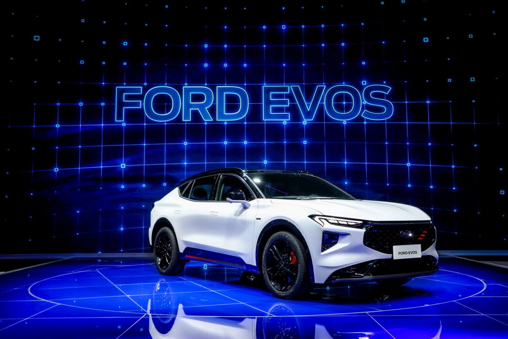 فورد تكشف رسمياً عن إيفوس 2021 بمعرض شنغهاي للسيارات 27