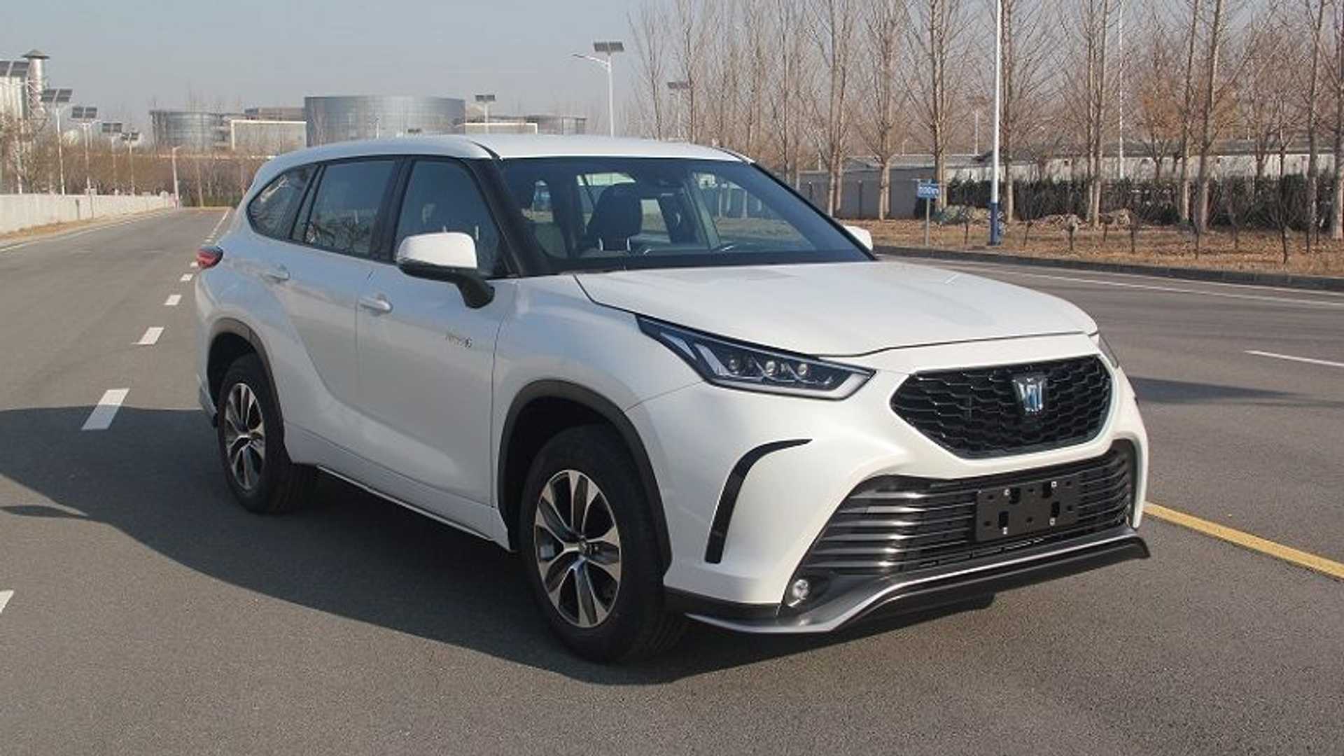 تويوتا كراون SUV الجديدة تظهر في الصين قبل التدشين 20
