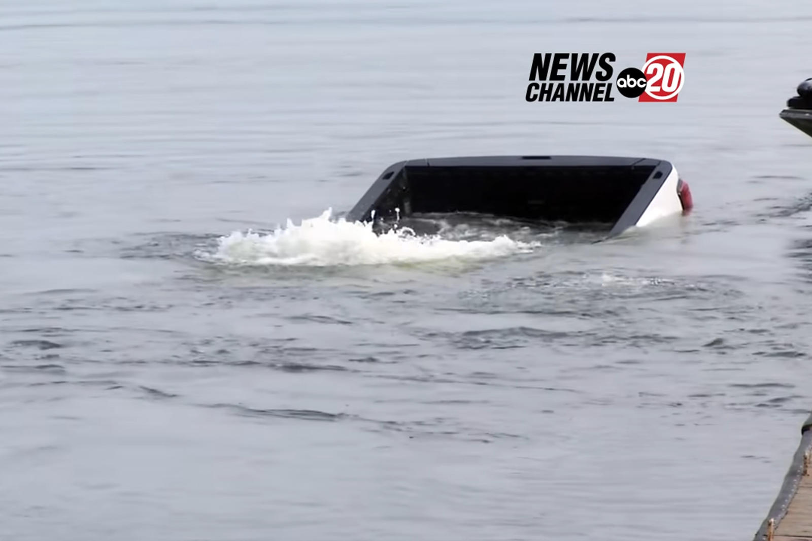 جمس سييرا دينالي تغرق في بحيرة أثناء بث تلفزيوني مباشر "فيديو وصور" 5