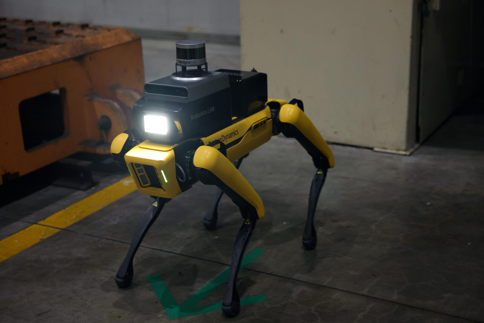 هيونداي تكشف عن روبوت جديد لخدمة وحماية مصانعها! 11