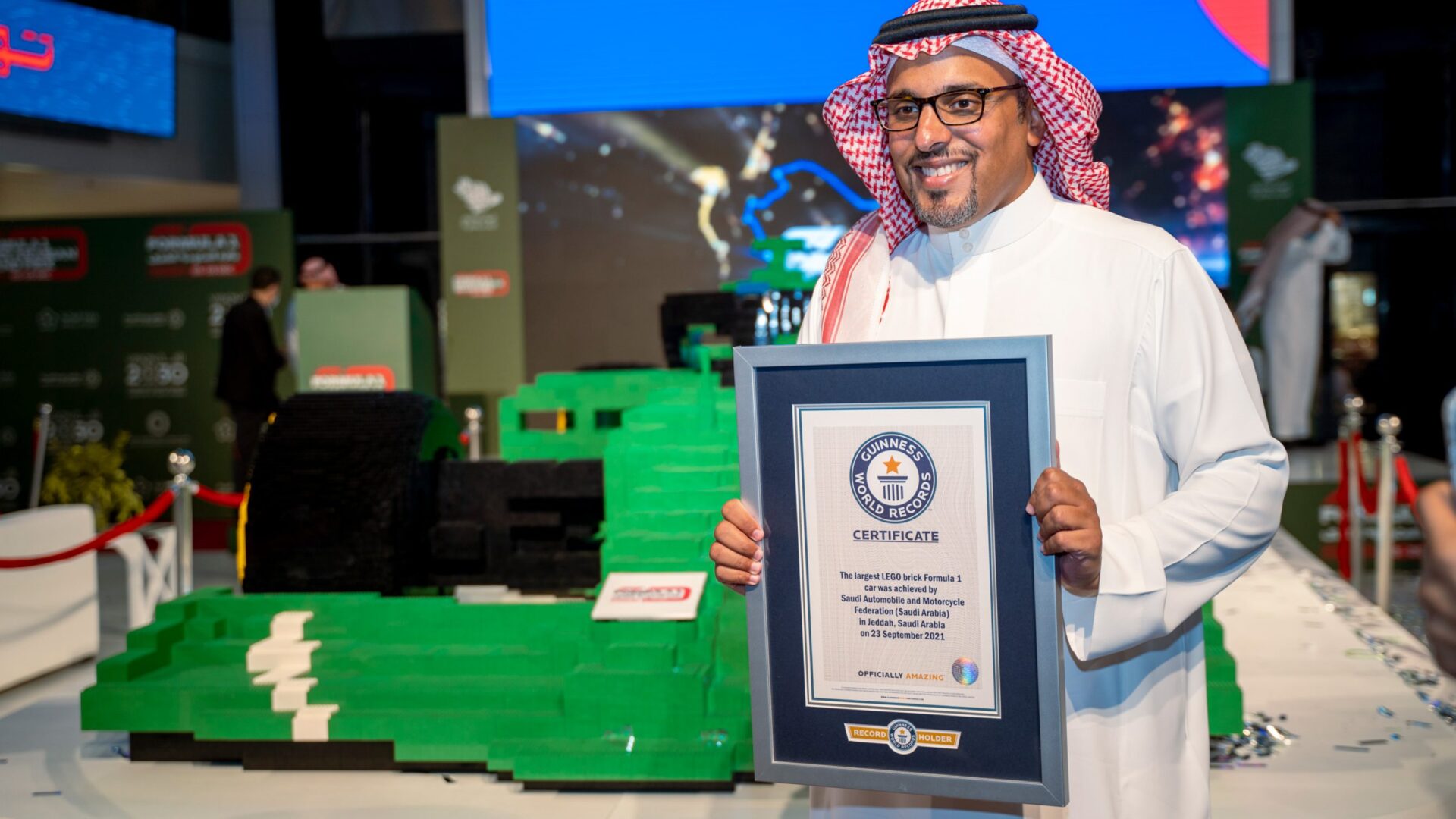 الاتحاد السعودي للسيارات يكشف عن أكبر مجسم ليغو لسيارة فورمولا 1 بالعالم 25