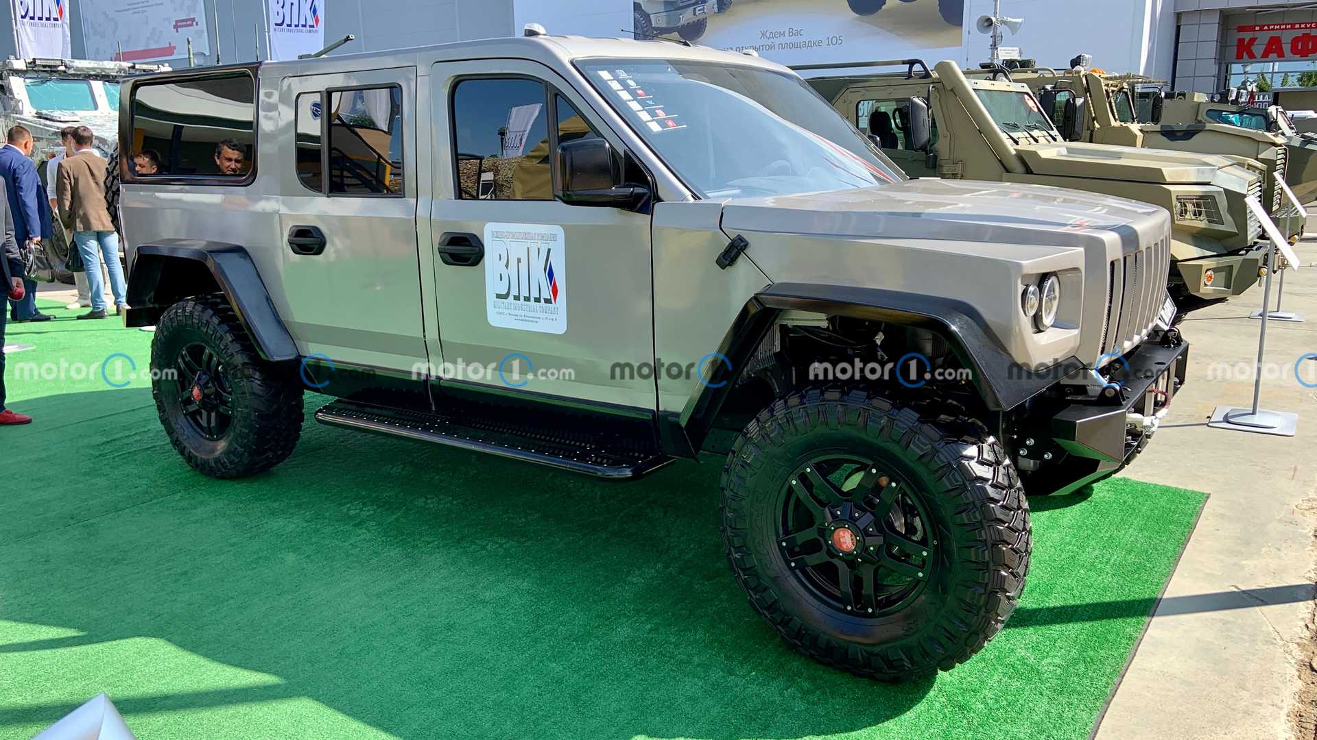 روسيا تصنع SUV جديدة للتضاريس الوعرة بتصميم مستوحى من همر 12