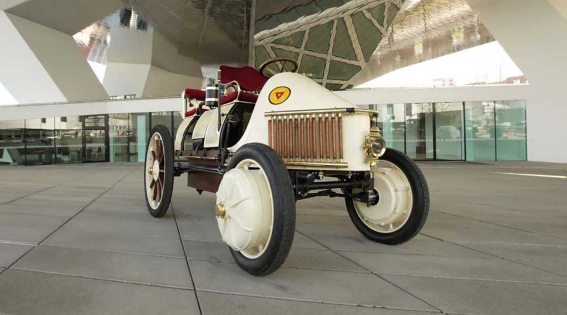 تاريخ السيارات الكهربائية: بدأت قبل محرك الاحتراق بـ 56 عامًا! 46