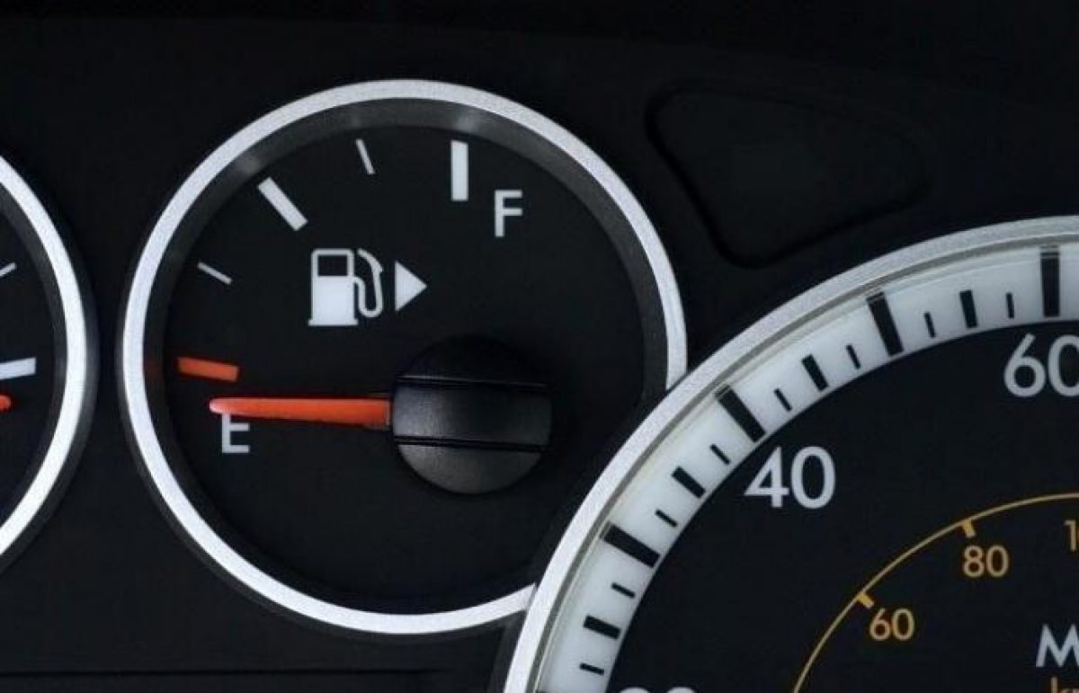 لماذا يختلف وجود فتحة خزان الوقود بين سيارة لأخرى؟ 9