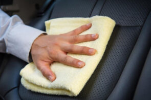 نصائح هامة للعناية بمقاعد السيارة الجلد