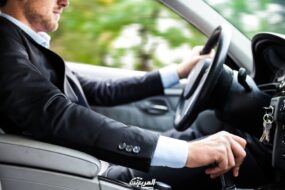 خلال قيادتك للسيارة.. تعرف على عدة نصائح لتفادي الآلام أثناء القيادة 1