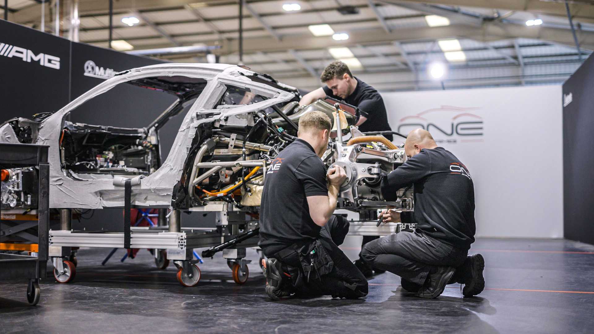 مرسيدس AMG تبدأ إنتاج سيارة وان هايبركار الحصرية بسعر 10.2 مليون ريال 30