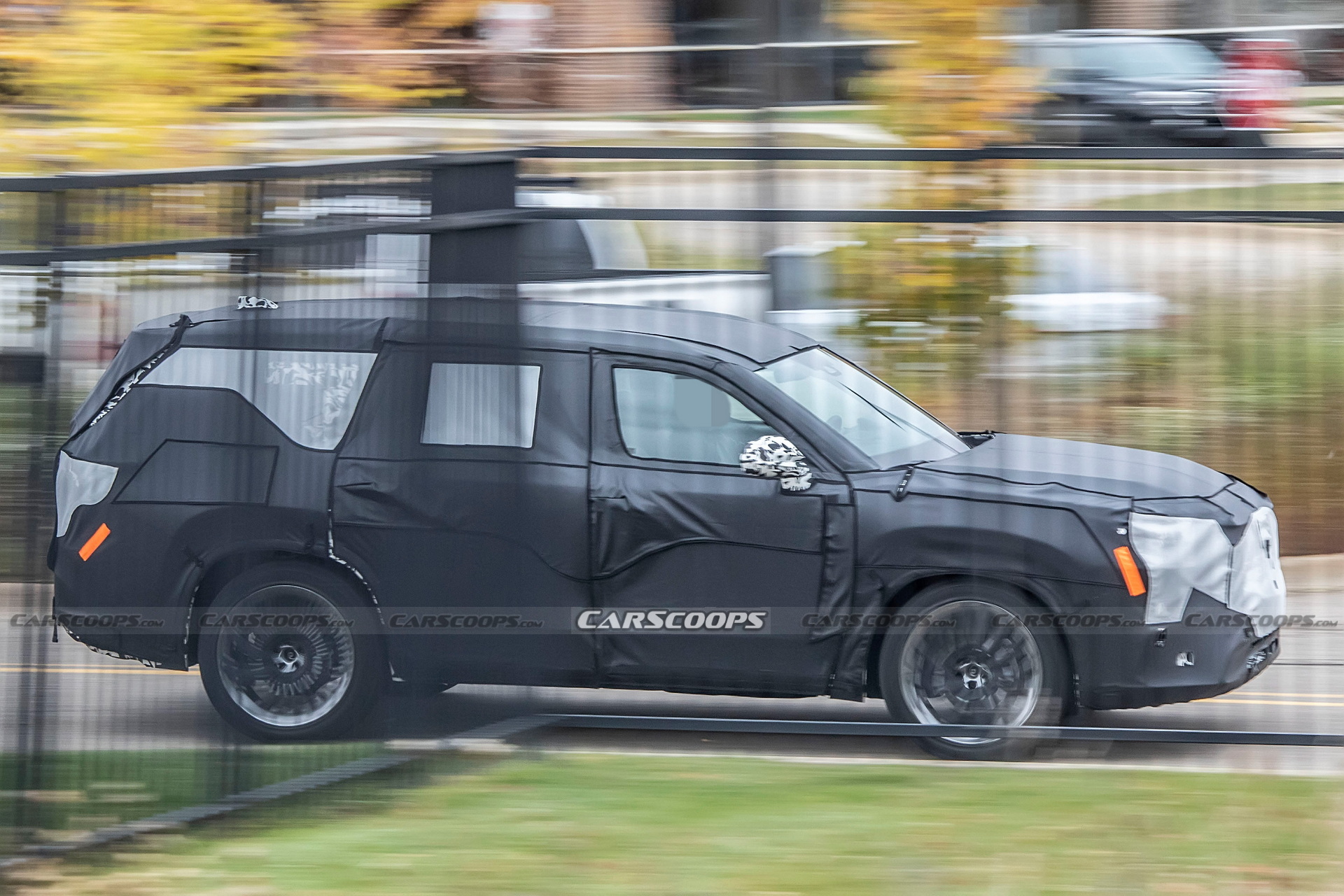 تويوتا جراند هايلاندر SUV الجديدة تظهر أثناء تجوالها في أمريكا لأول مرة 6