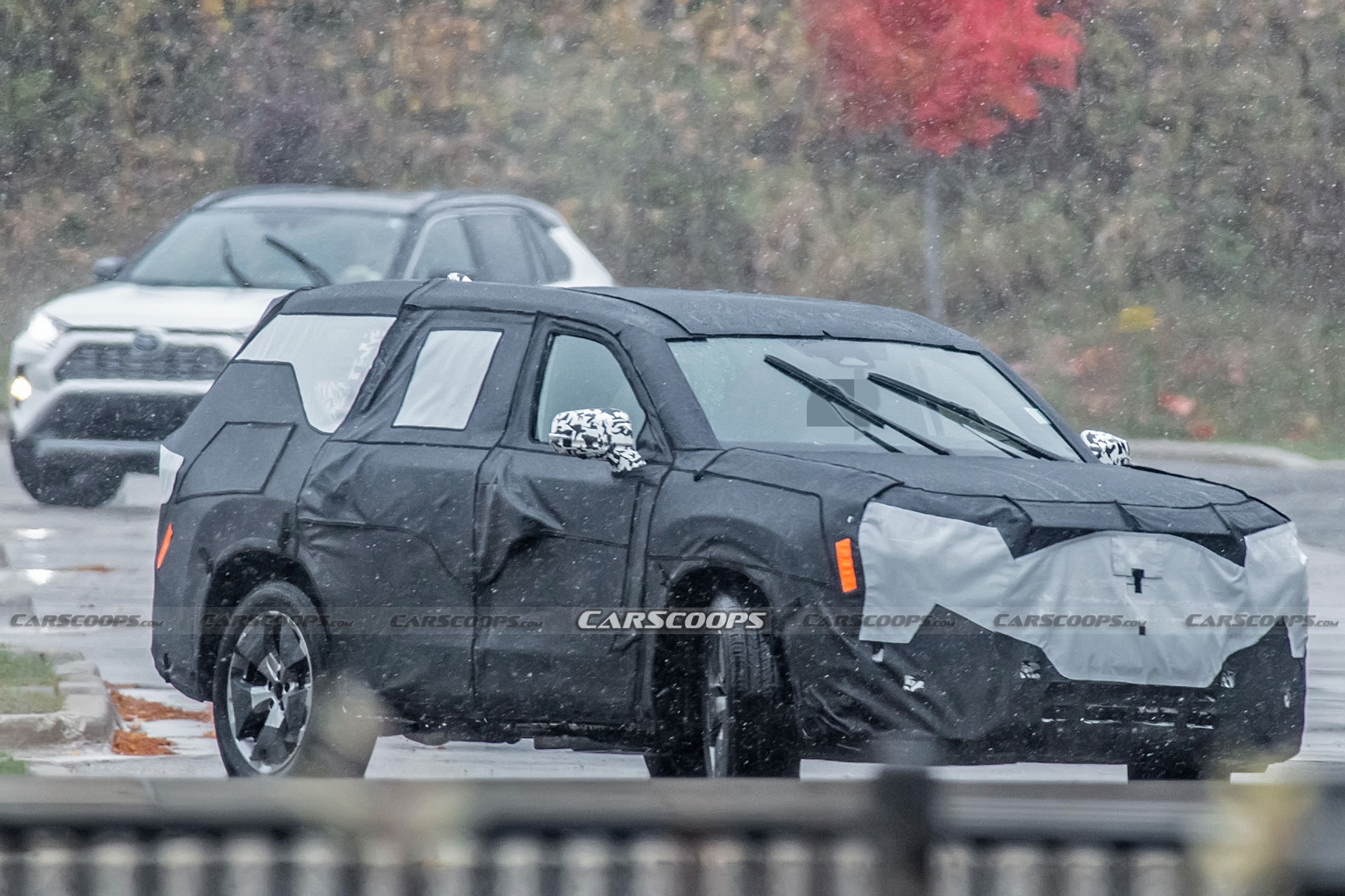 تويوتا جراند هايلاندر SUV الجديدة تظهر أثناء تجوالها في أمريكا لأول مرة 8