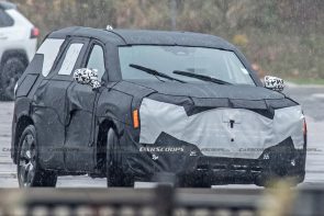 تويوتا جراند هايلاندر SUV الجديدة تظهر أثناء تجوالها في أمريكا لأول مرة