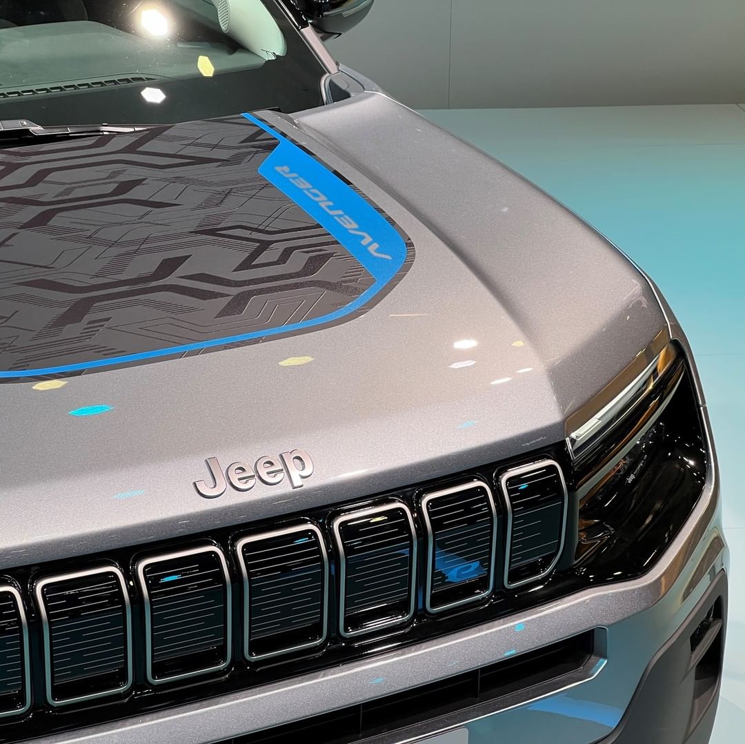 تدشين جيب افنجر 2023 في معرض باريس كأول سيارة كهربائية للعلامة 62