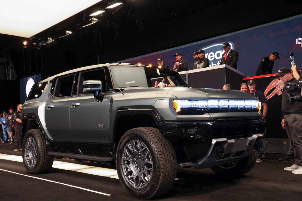 بيع أول سيارة جي ام سي همر SUV على الإطلاق في مزاد بسعر 1.87 مليون ريال