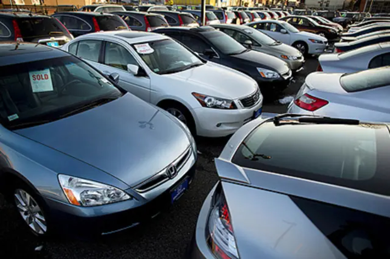 الشراء من سوق السيارات المستعملة مع 3 عناصر لتحديد الأسعار