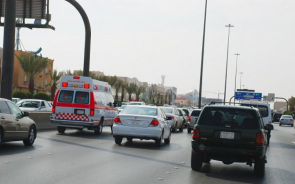 “الهلال الأحمر” يوضح كيفية إفساح الطريق لسيارات الإسعاف