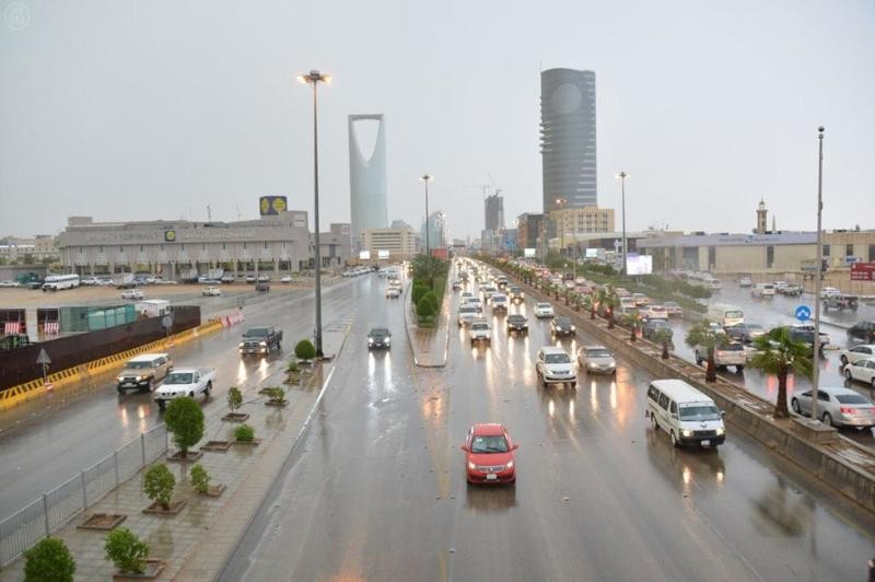 "أمن الطرق" يوجه نصائح لقائدي المركبات عند هطول الأمطار 7
