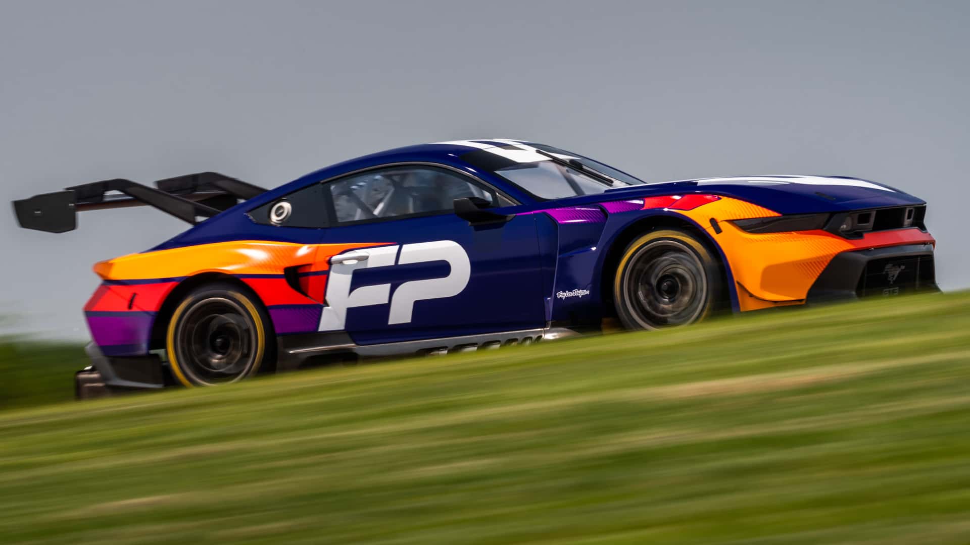 فورد تكشف عن موستنج GT3 الجديدة بتعديلات حصرية للمشاركة في سباق لومان للتحمل 83