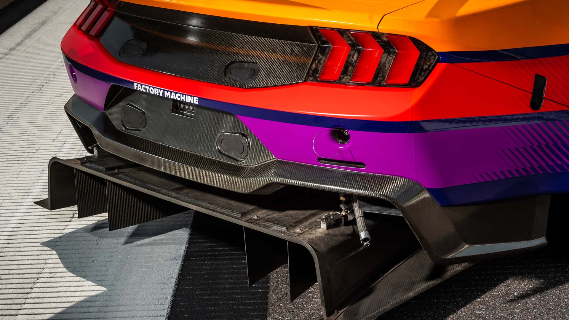 فورد تكشف عن موستنج GT3 الجديدة بتعديلات حصرية للمشاركة في سباق لومان للتحمل 96