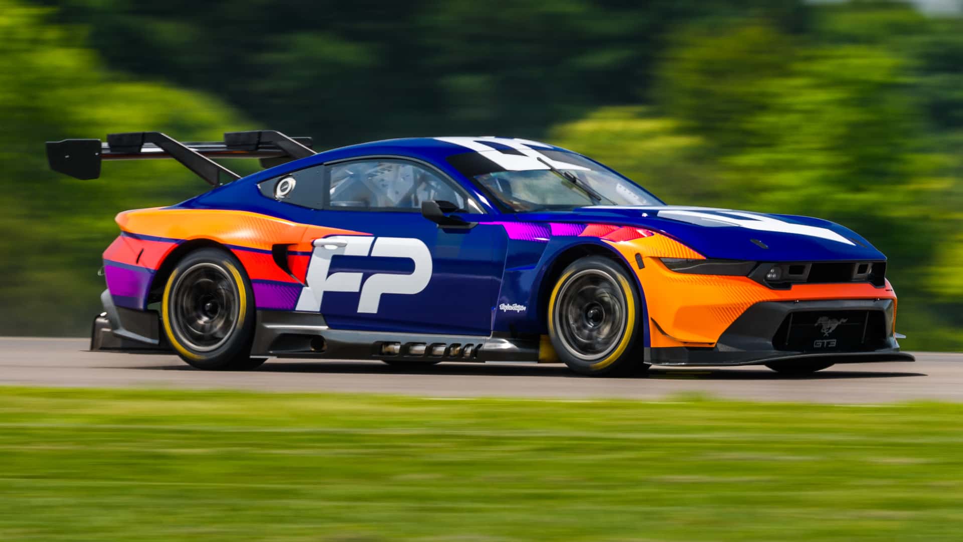 فورد تكشف عن موستنج GT3 الجديدة بتعديلات حصرية للمشاركة في سباق لومان للتحمل 74
