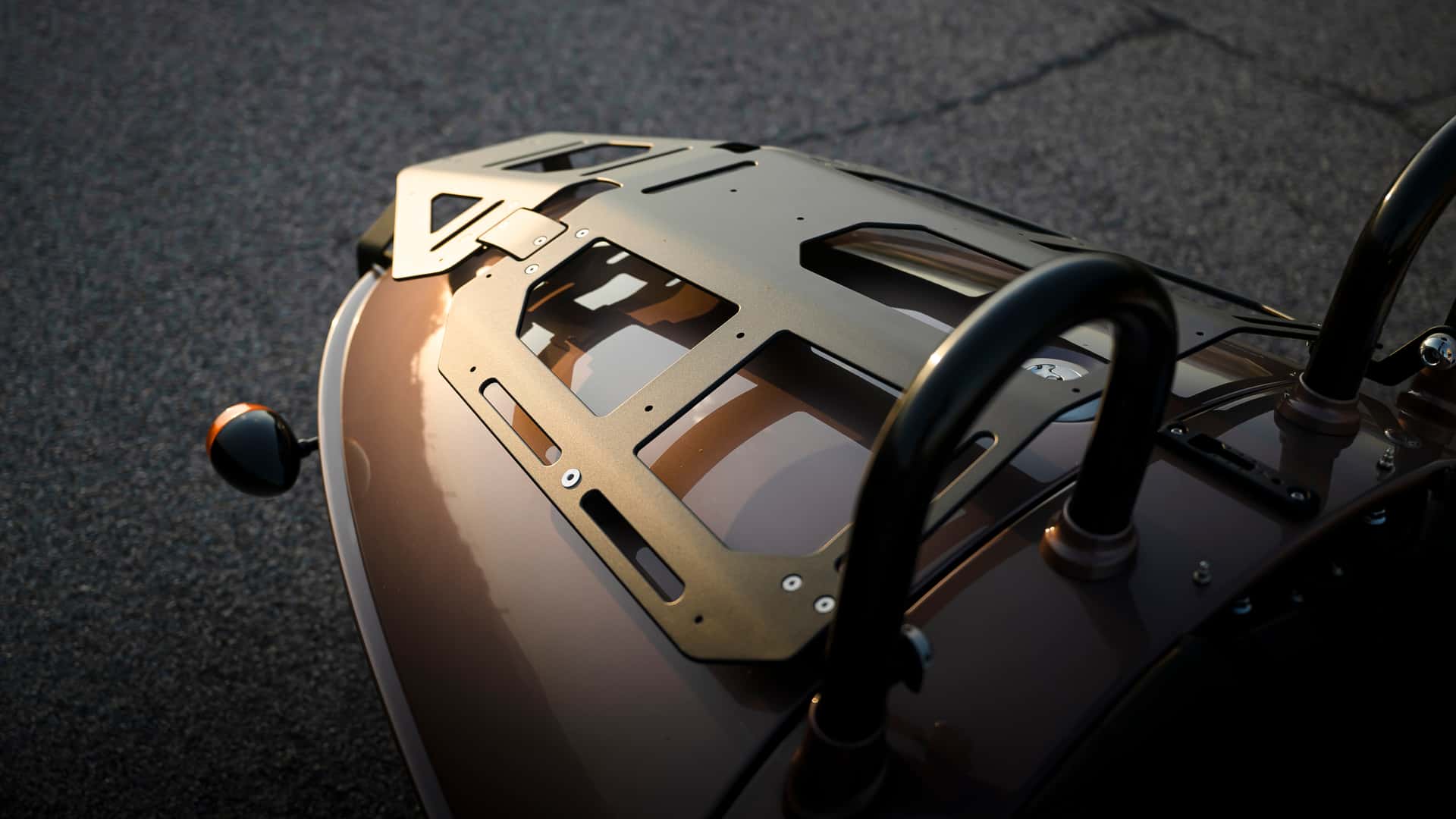 شركة مورجان تطرح سيارة جديدة ثلاثية العجلات باسم سوبر 3 في السوق الأمريكي بمحرك فورد 35