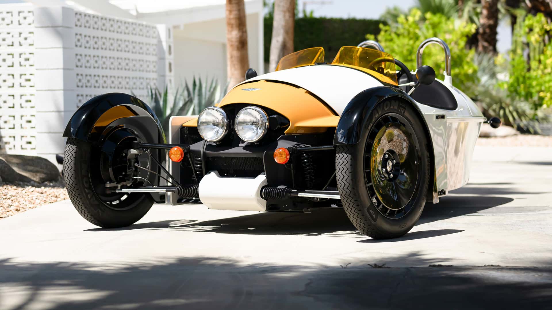 شركة مورجان تطرح سيارة جديدة ثلاثية العجلات باسم سوبر 3 في السوق الأمريكي بمحرك فورد 5
