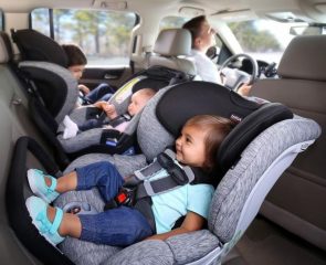 “الصحة” توضح ضوابط اختيار مقاعد الأطفال بالسيارات