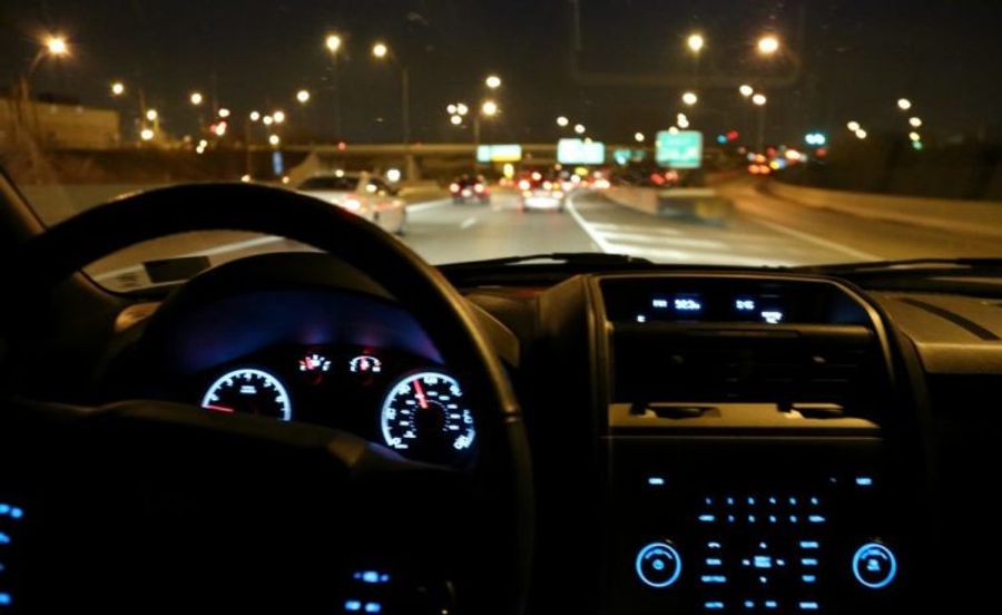 "المرور"يوجه 4 إرشادات هامة لقيادة آمنة ليلاً 1