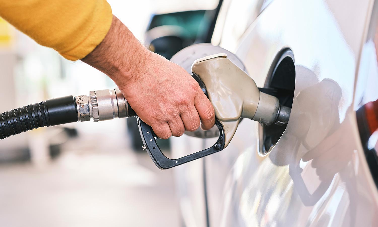 تعرف على أهم 7 نصائح لتحسين كفاءة استهلاك الوقود في سيارتك